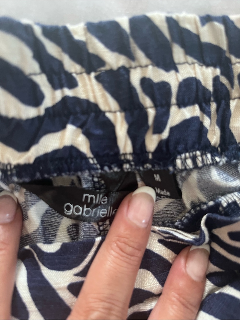 Mlle Gabrielle printed pants vacation summer blue Cream front tie pull on Pants - Picture 3 of 3